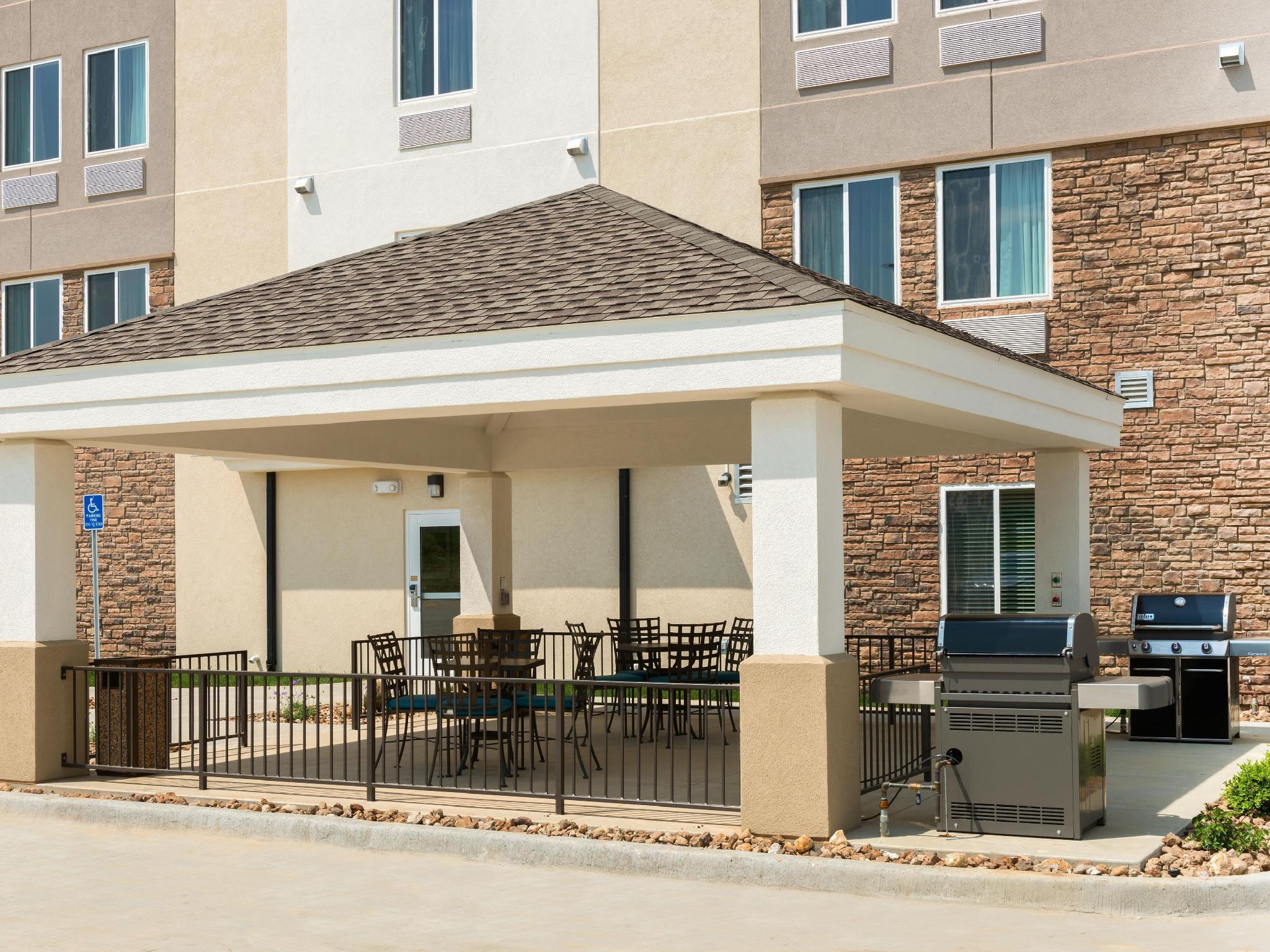 Candlewood Suites Columbia Hwy 63 & I-70 By Ihg Kültér fotó